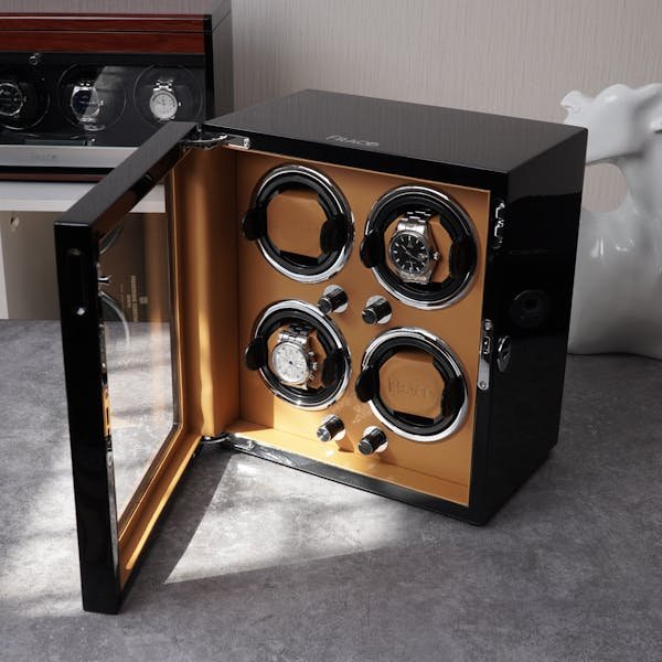 Découvrez notre sélection de remontoirs pour montres automatiques